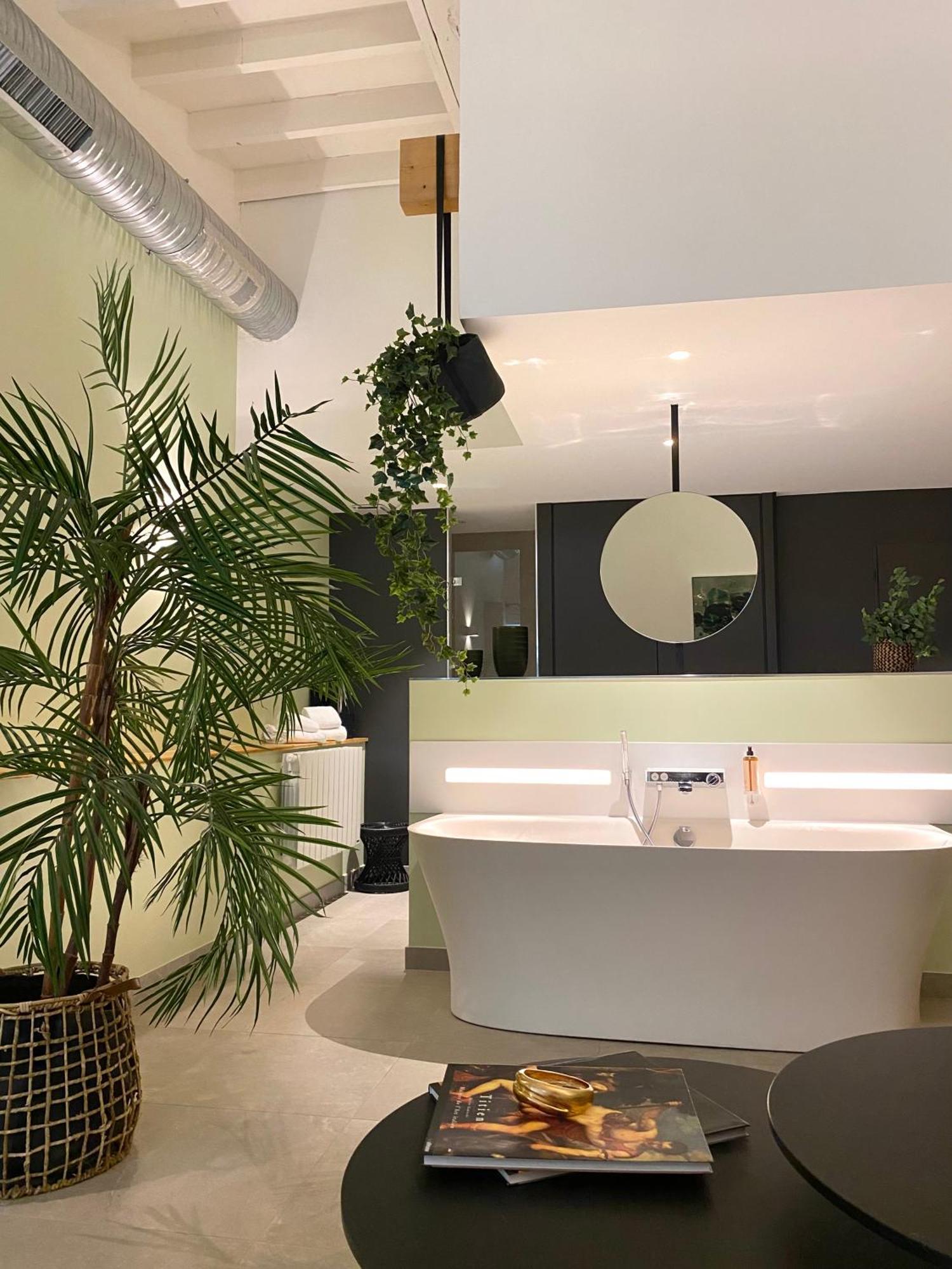 Mihotel Comte Lyon Ngoại thất bức ảnh